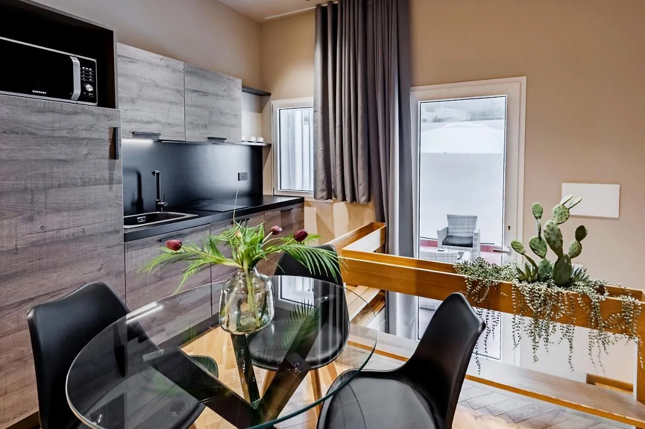 Ferrini Home - Etnea Heritage Catania Apartment