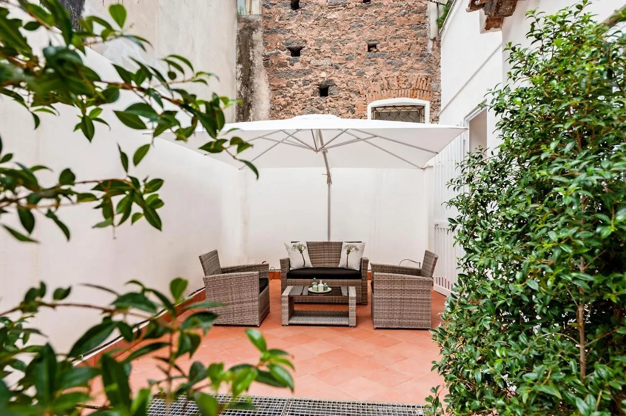 Ferrini Home - Etnea Heritage Catania Apartment
